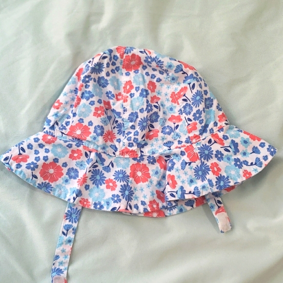 Infant Hat 👒 - Picture 2 of 2